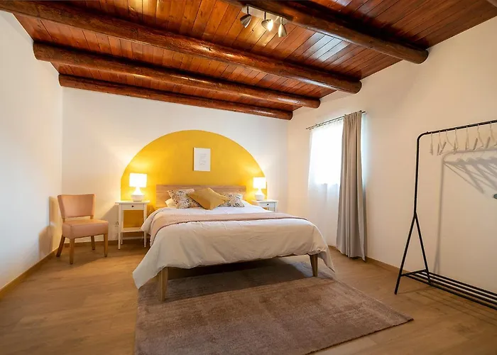 Massaresc Apartamento Cugnasco