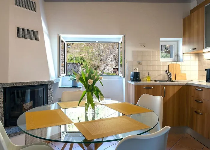 Massaresc Apartamento Cugnasco